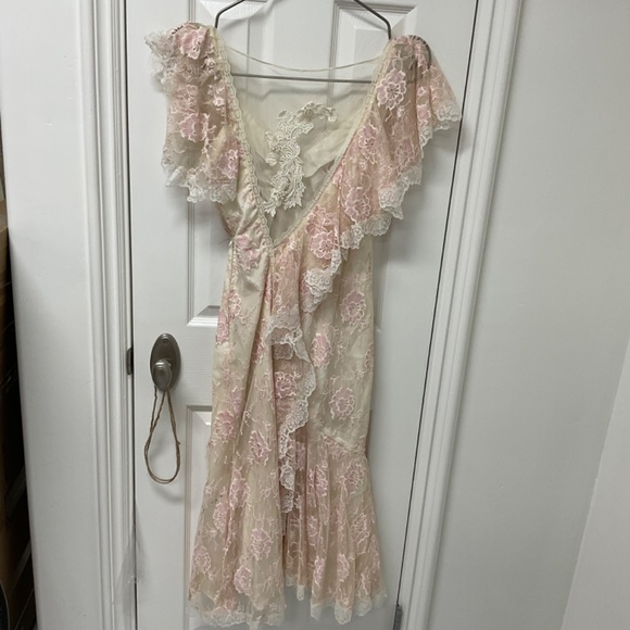 Pink and White Lace Dress - Picture 4 of 5